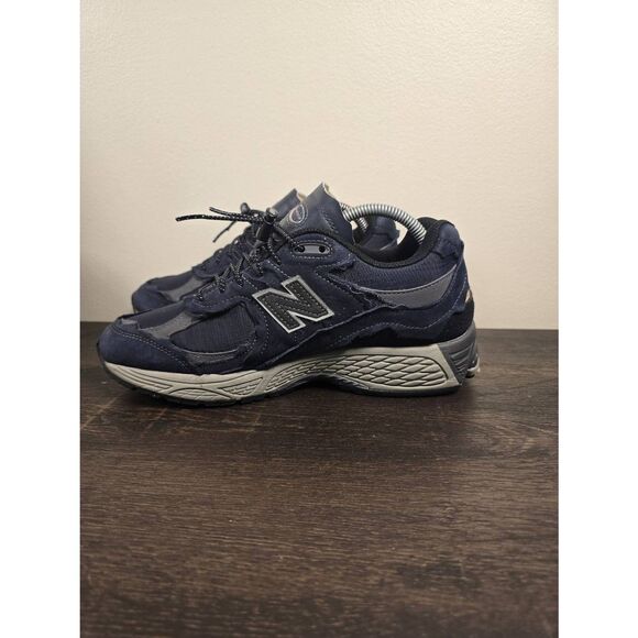 New Balance 2002R M2002RDO Women's Running Shoes Size 9 Blue Men's Size 7.5 - Picture 2 of 7